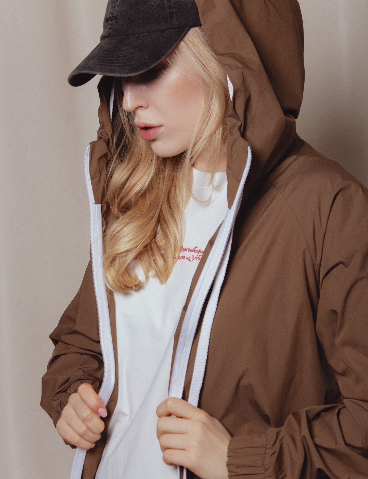 Картинка Дощовик бежевий