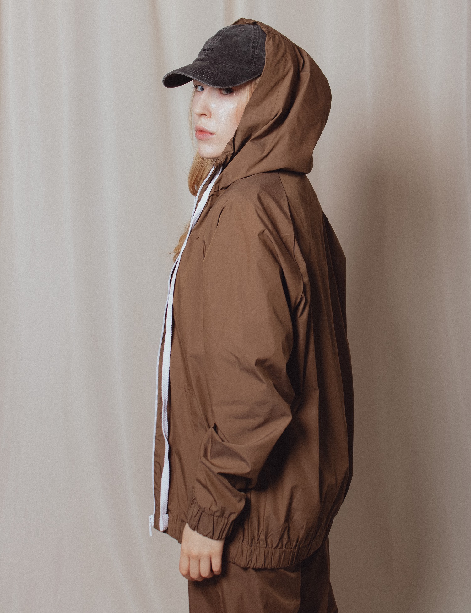 Картинка Дощовик бежевий