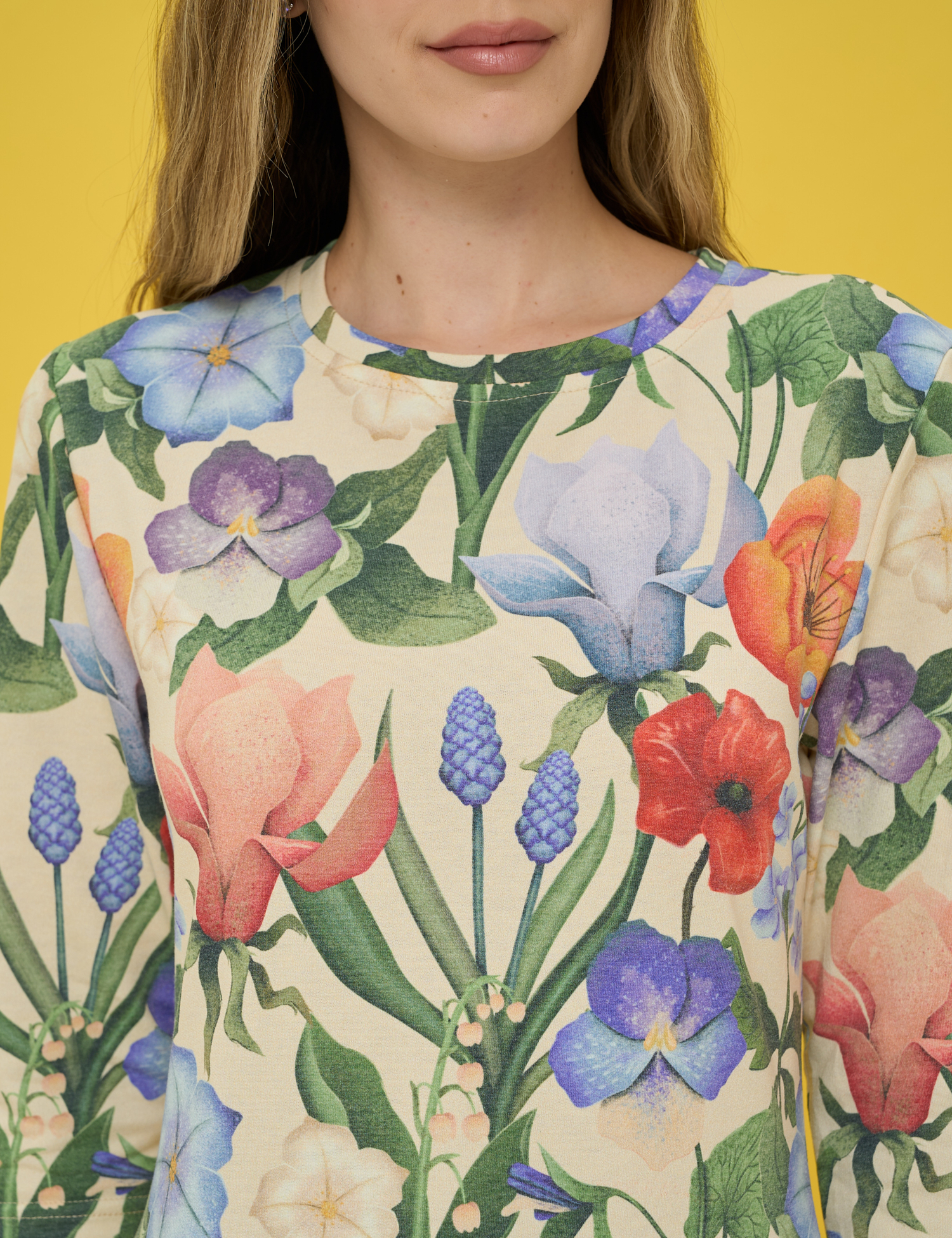 Картинка Сукня міді з яскравим квітковим принтом