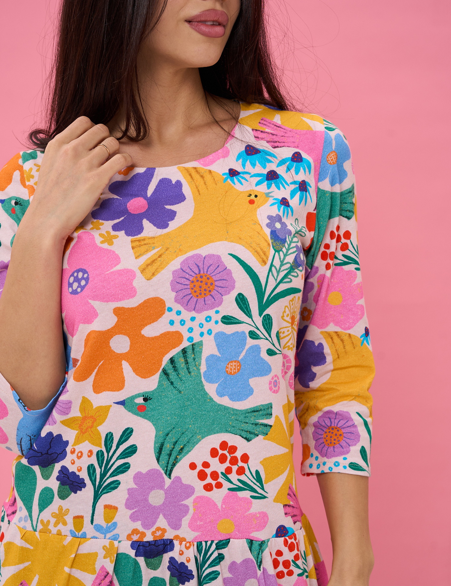 Картинка Сукня максі з насиченим багатоколірним флористичним принтом