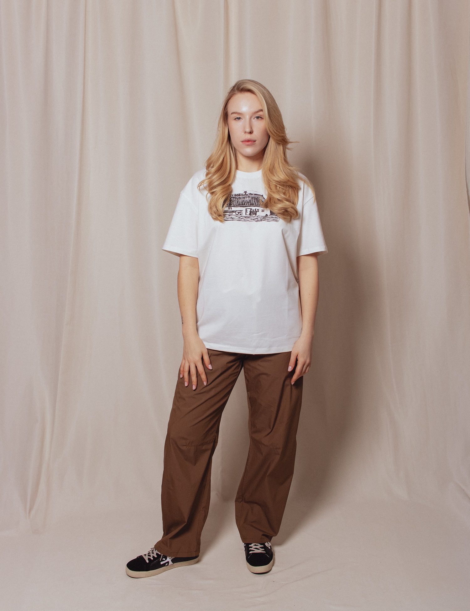 Картинка Футболка біла з принтом