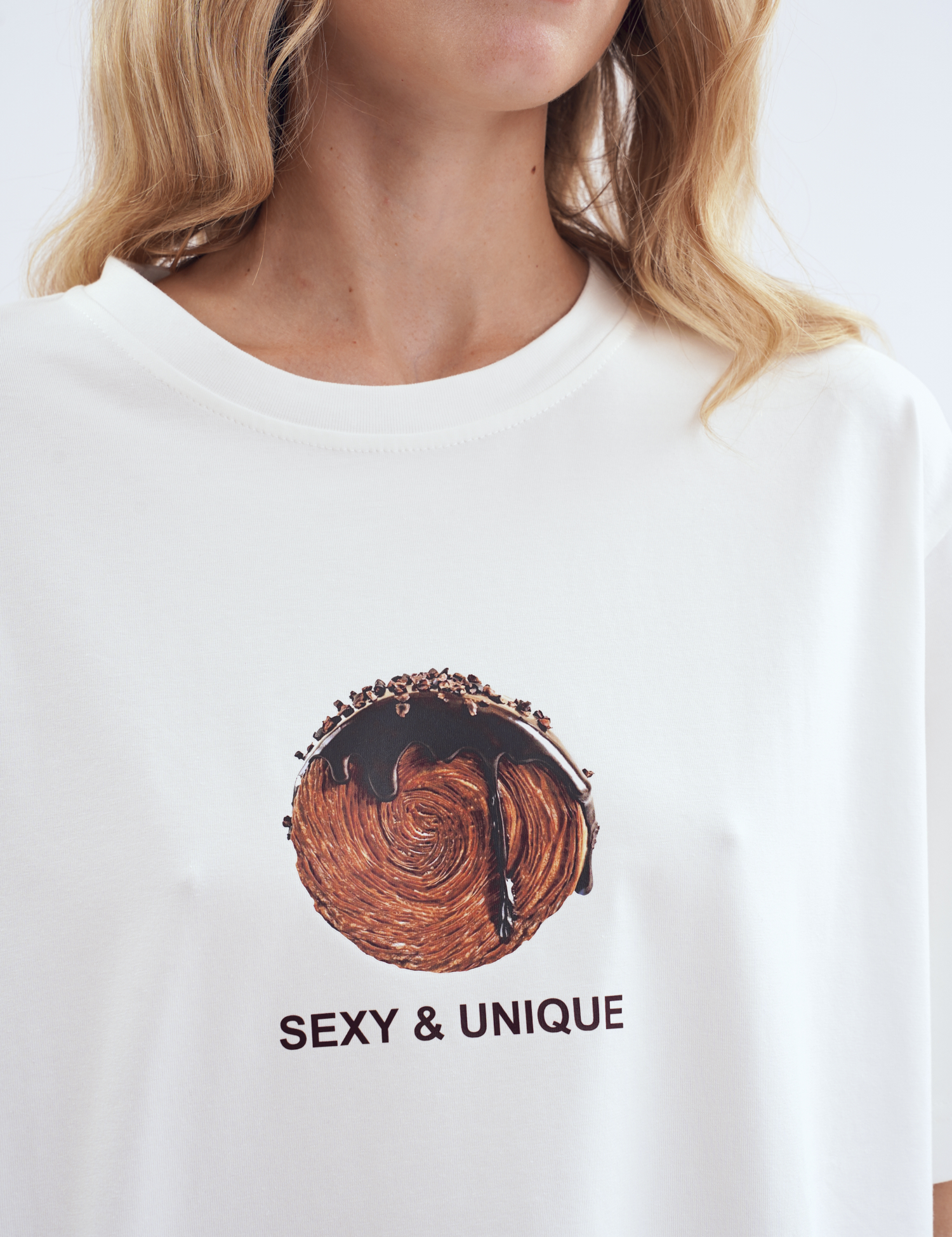 Картинка Футболка оверсайз Sexy&unique біла