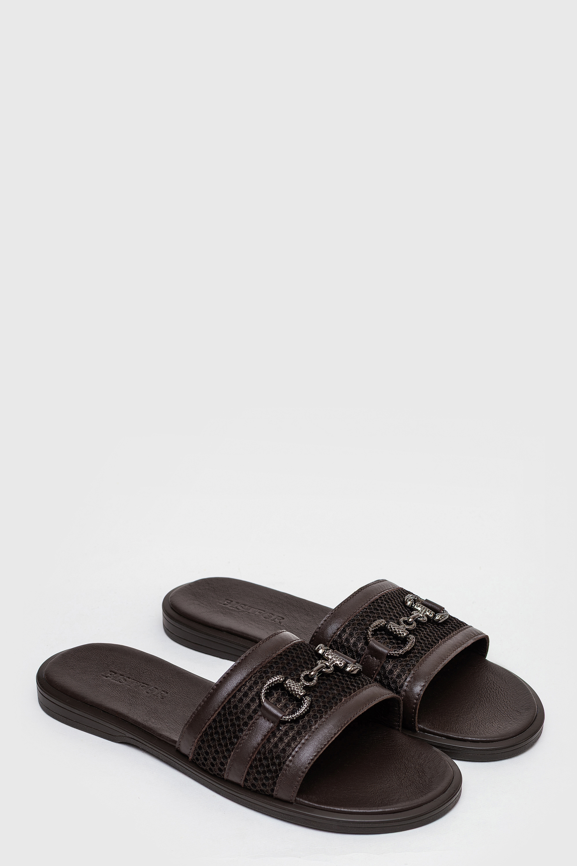 Картинка Шльопанці темно-коричневі