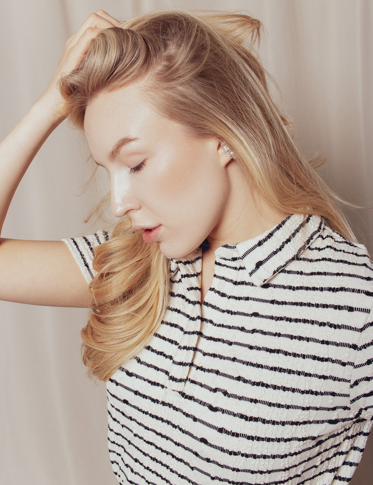 Картинка Футболка поло в чорно-былу смужку