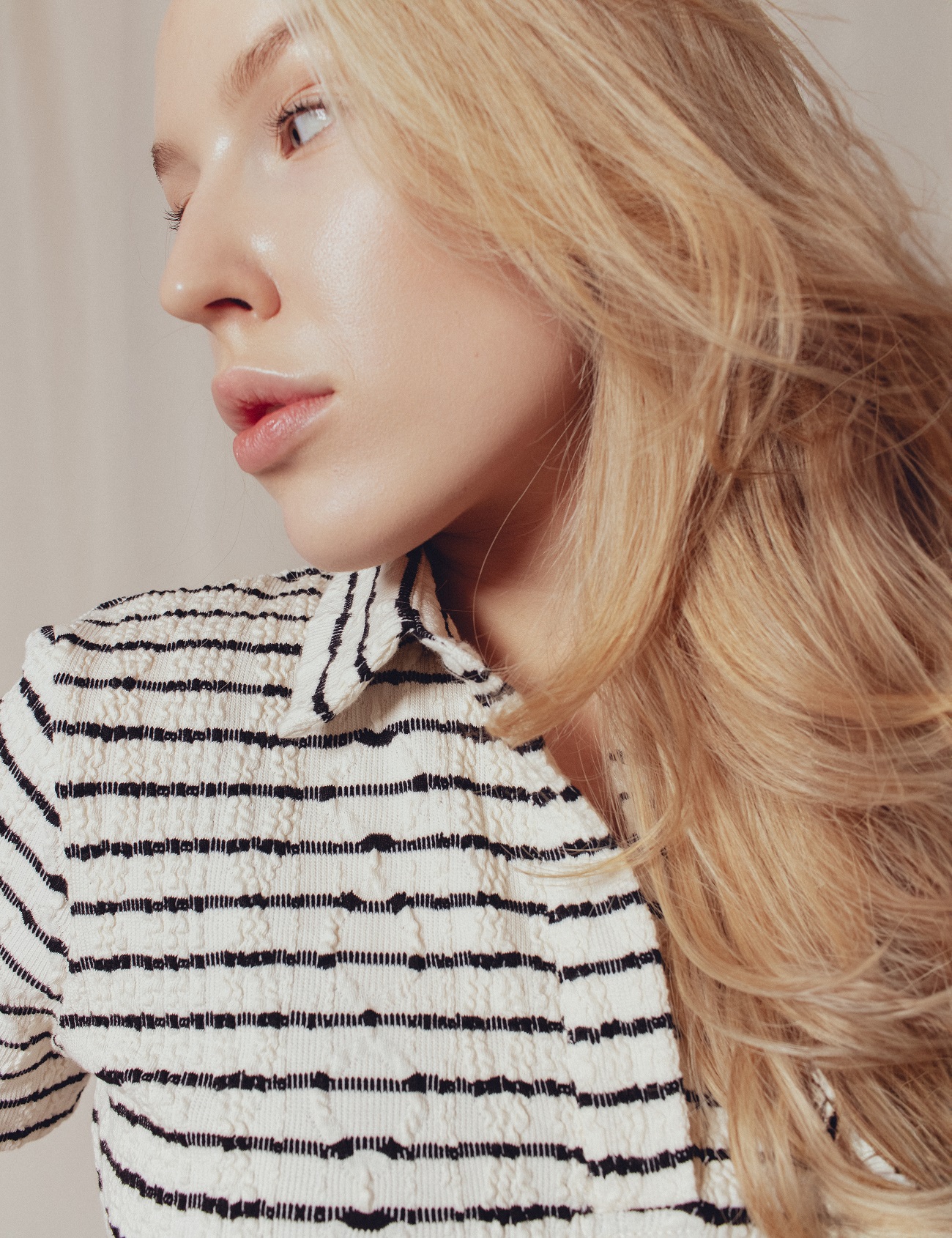 Картинка Футболка поло в чорно-былу смужку