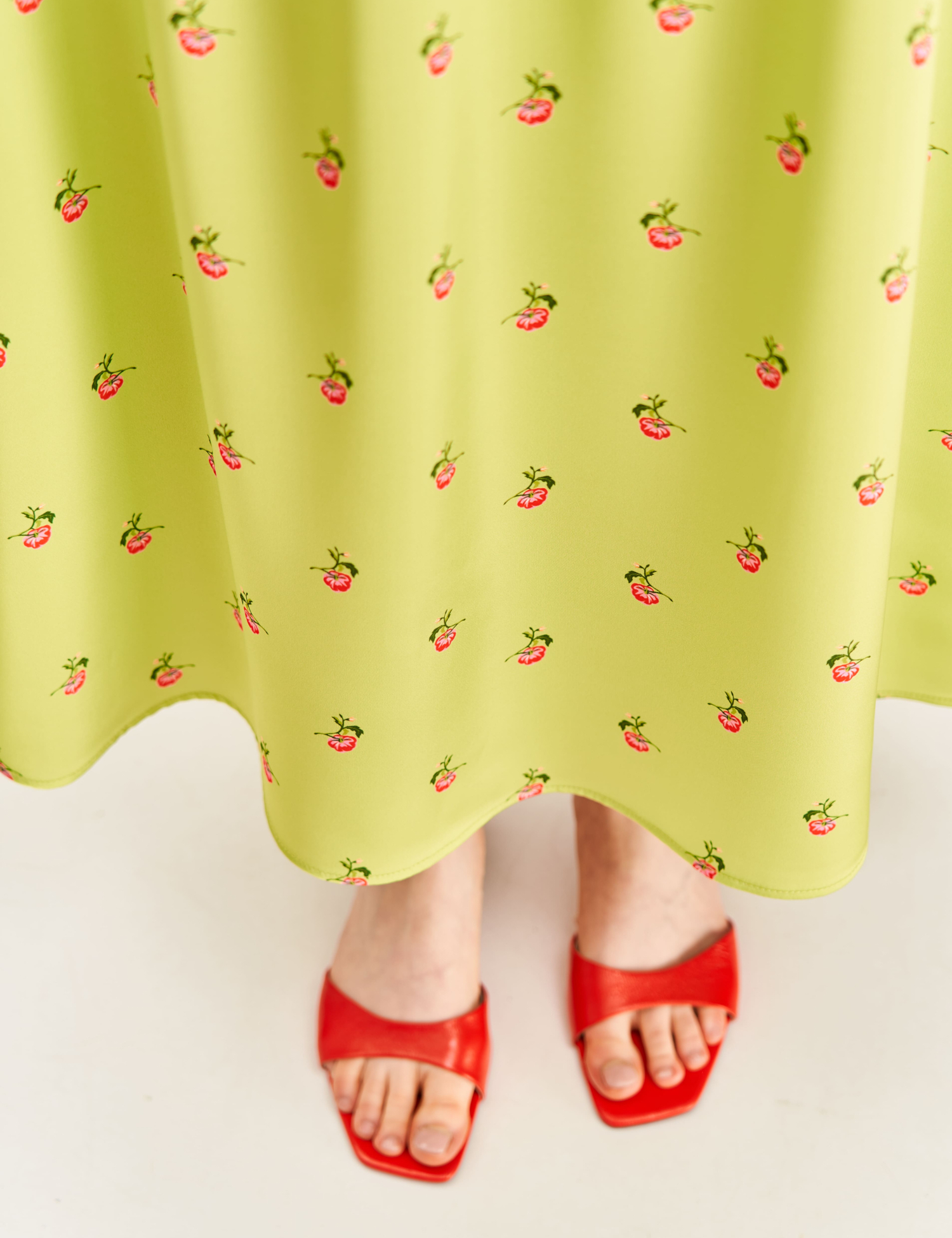 Картинка Спідниця принтована "Херсонські помідори" зелена