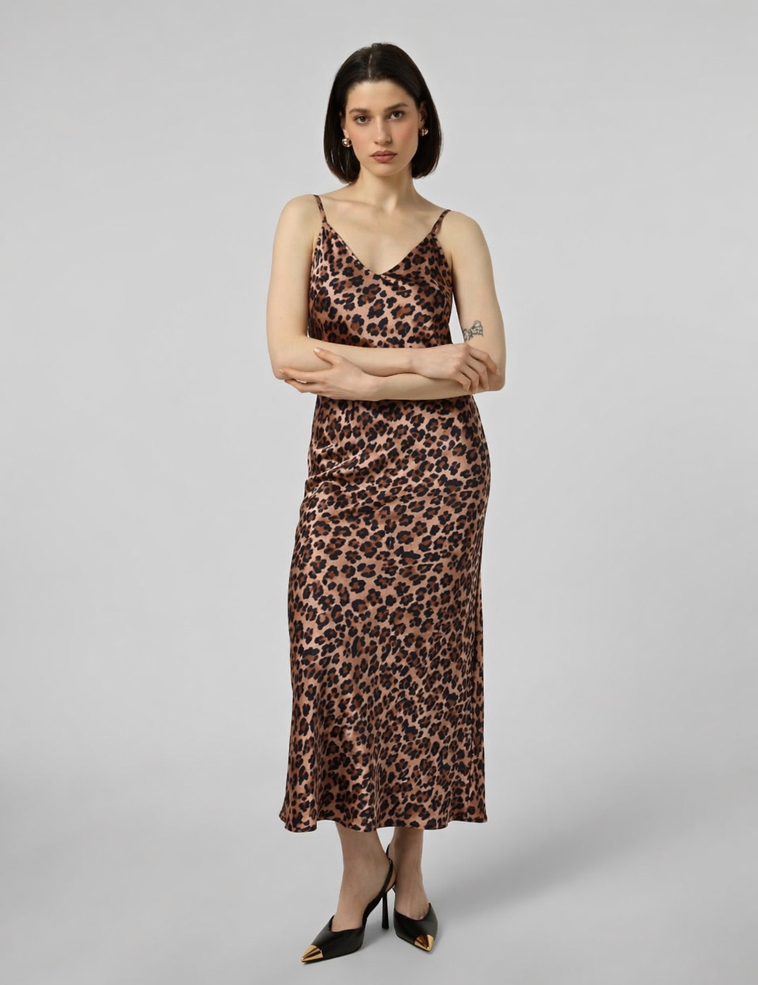 Картинка Сукня-комбінація довжини міді з леопардовим принтом