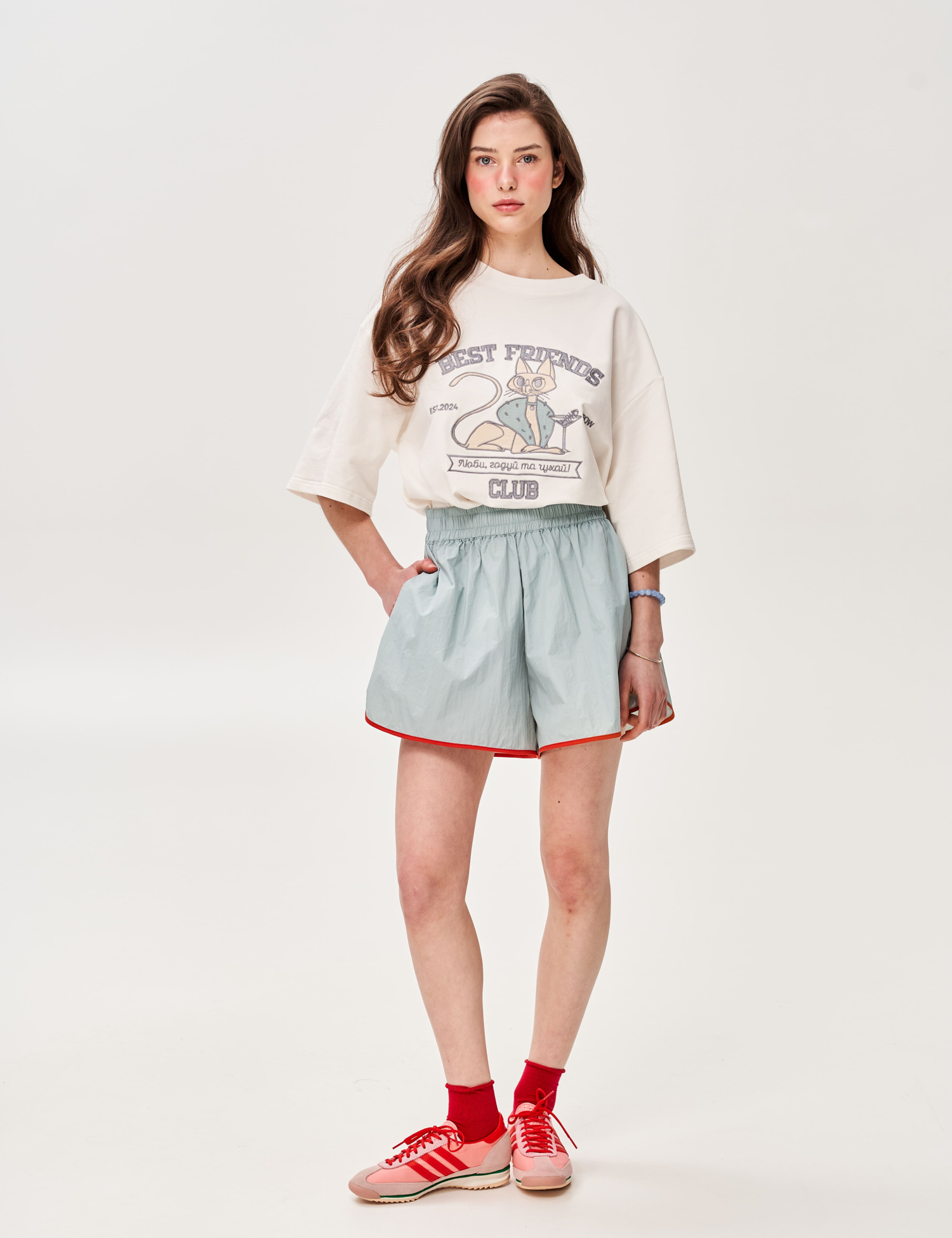 Картинка Футболка з аплікацією "Best Friend's Club" кіт тусовщик