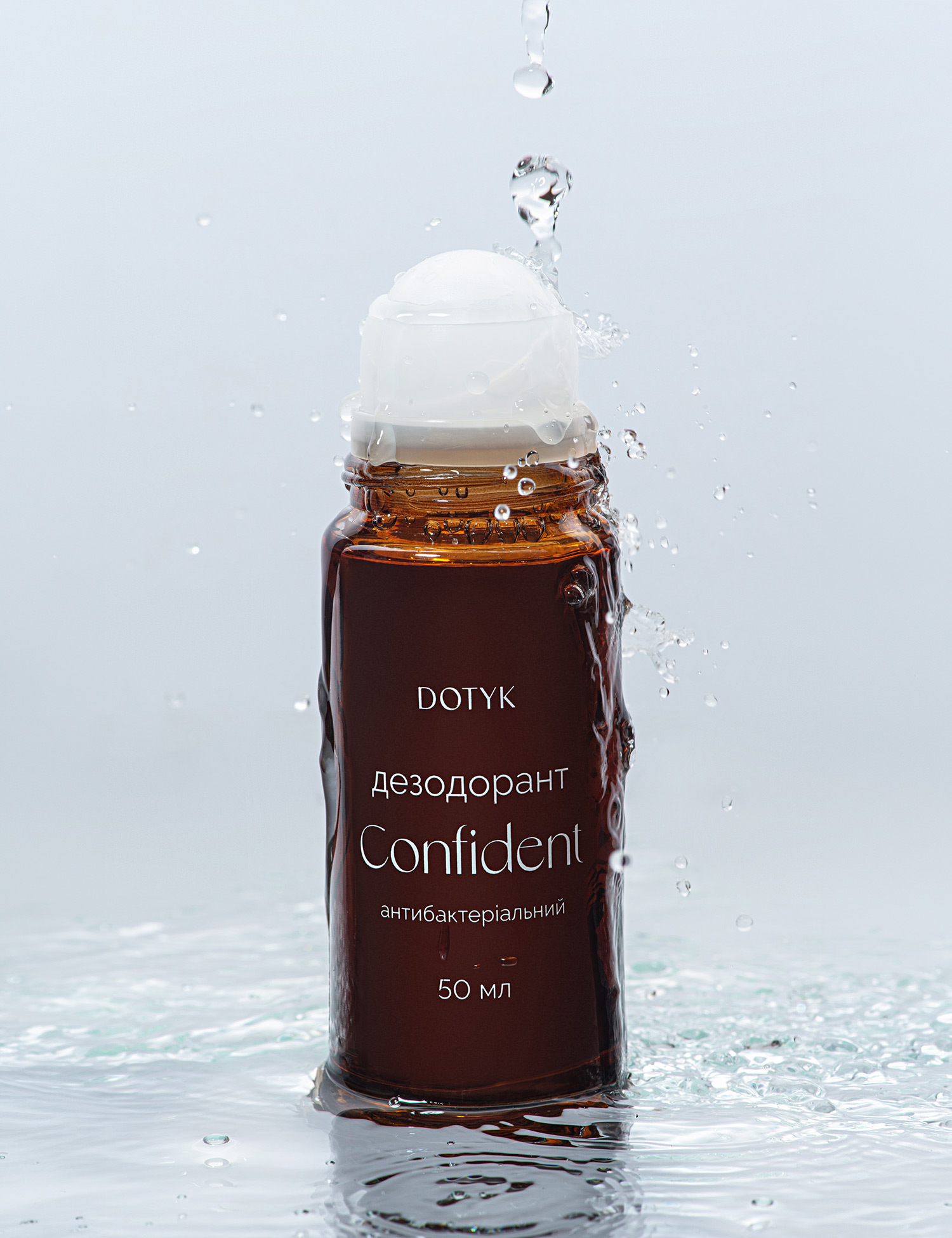 Картинка Дезодорант CONFIDENT з ароматом Cedar&Saffron