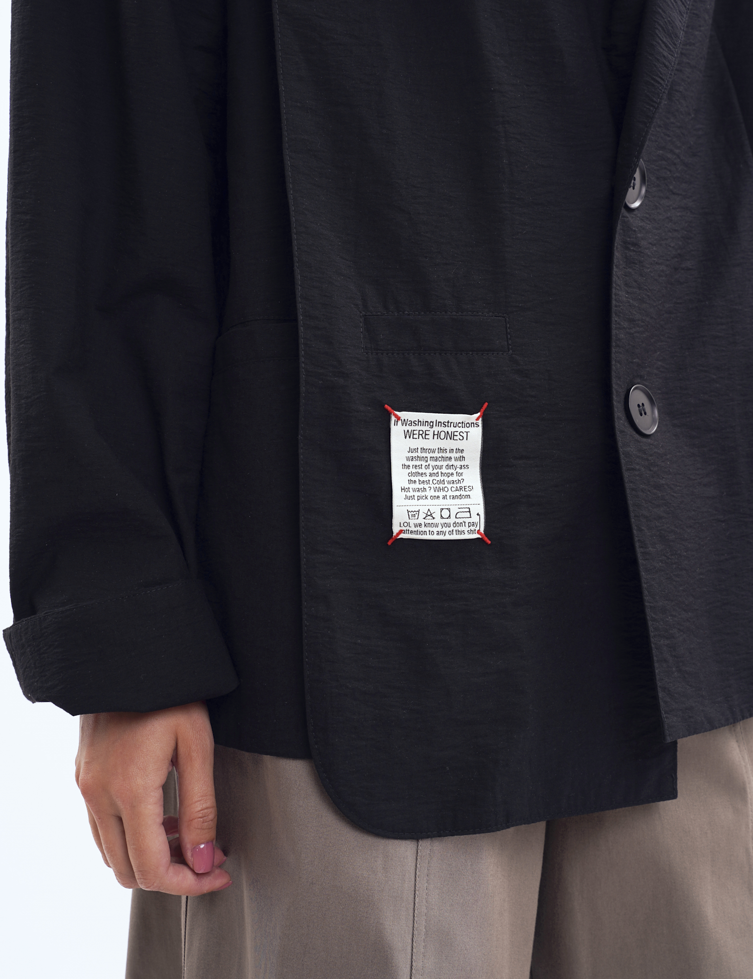 Картинка Жакет oversize з авторськими деталями чорний