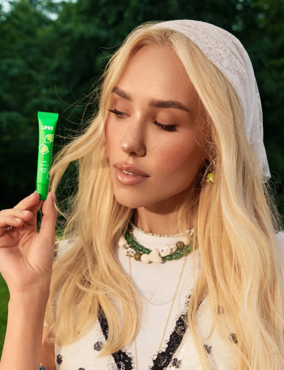 Картинка Бальзам для губ LIME LIPPER