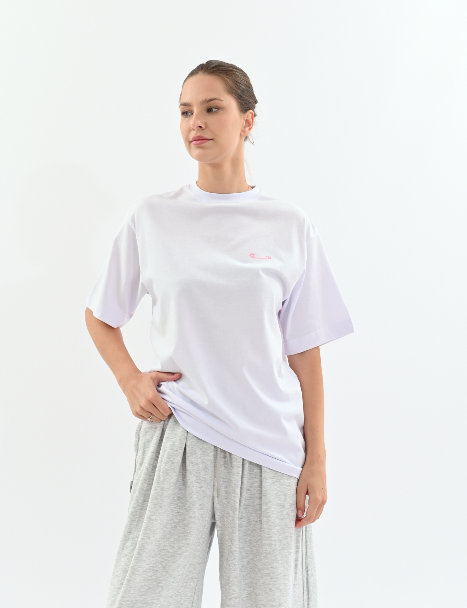 Картинка Футболка oversize з авторським принтом біла