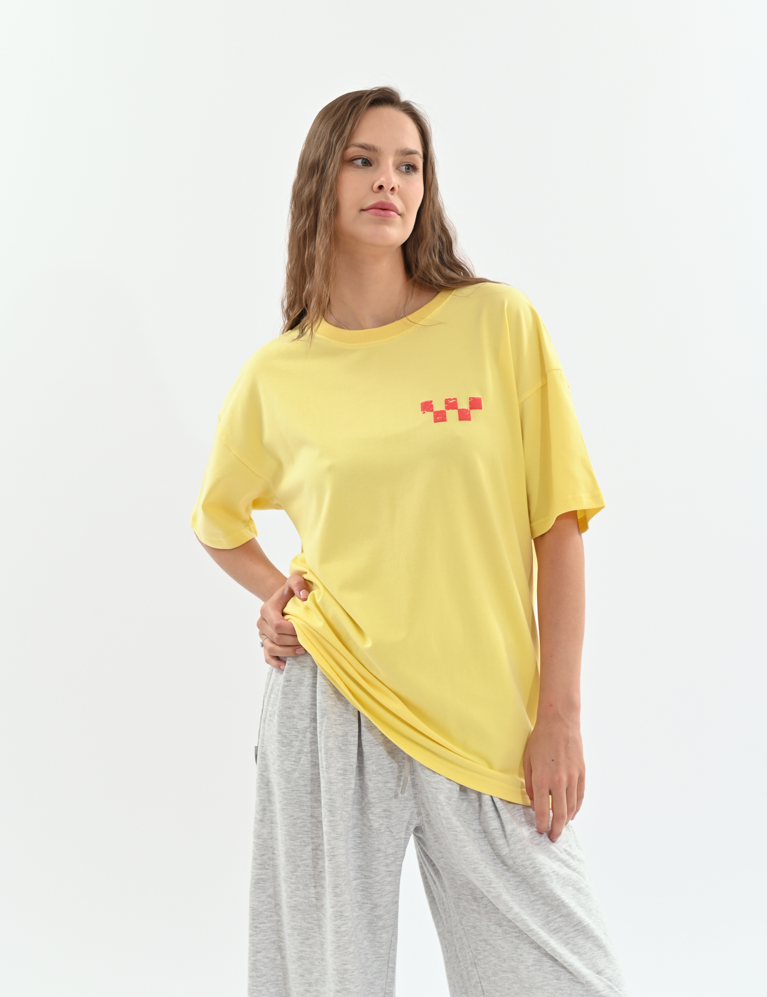 Картинка Футболка oversize з авторським принтом жовта