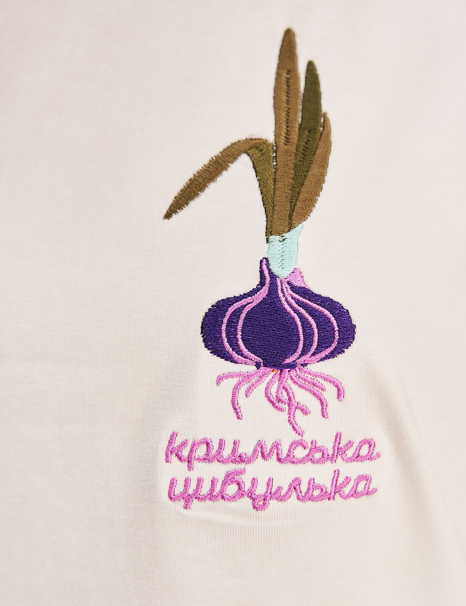 Картинка Футболка з вишивкою "Кримська цибулька"