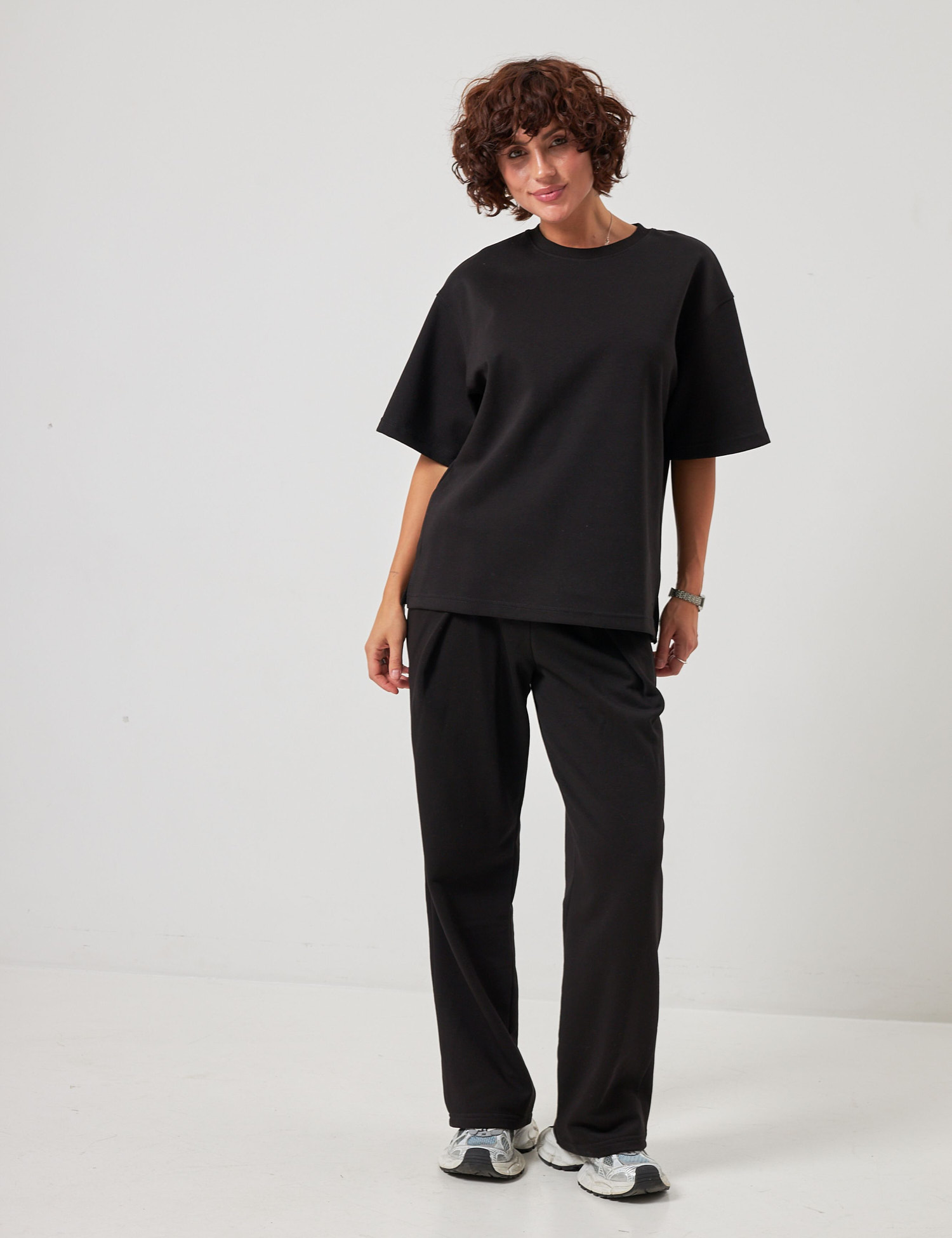 Картинка Базова футболка oversize чорна