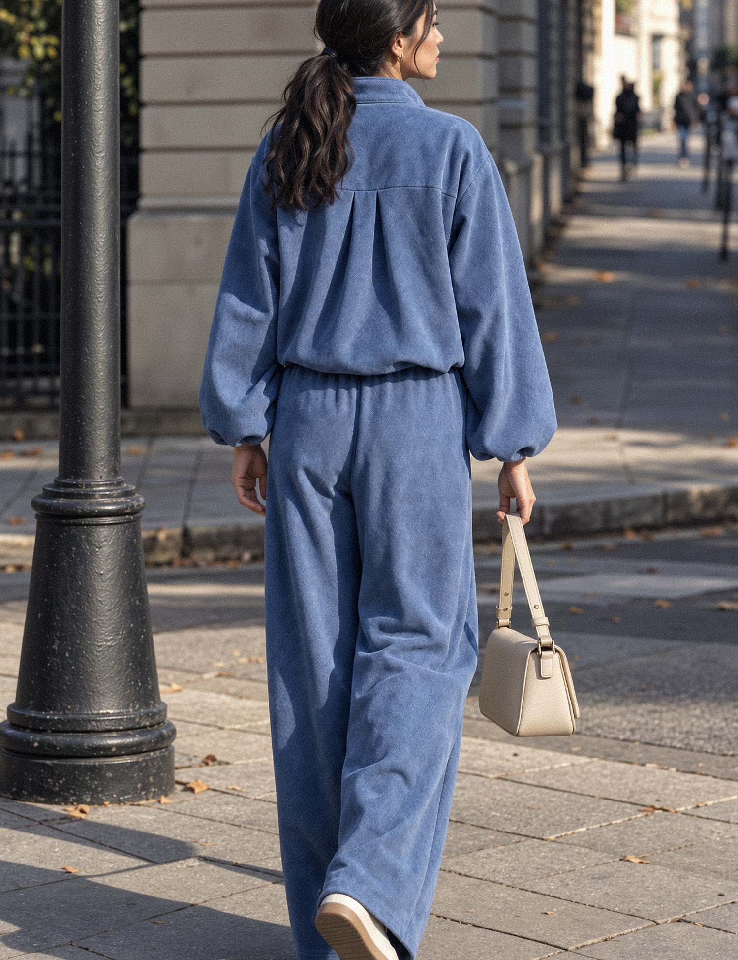 Картинка Брюки wide leg із м'якої фактурної тканини сині