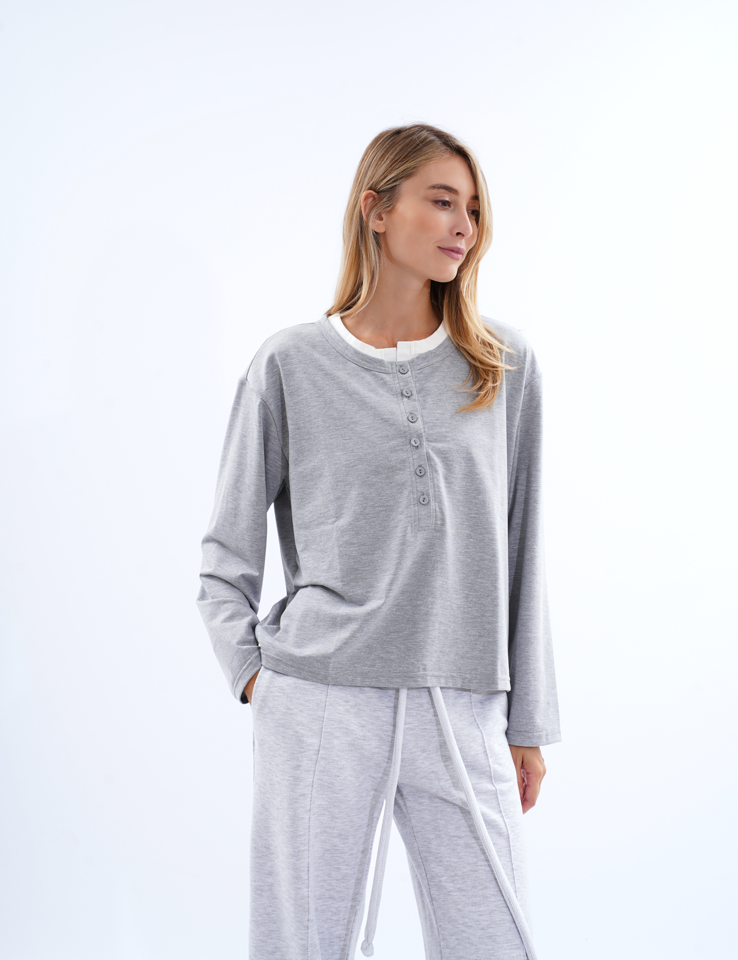 Картинка Лонгслів у стилі layered look світло-сірий