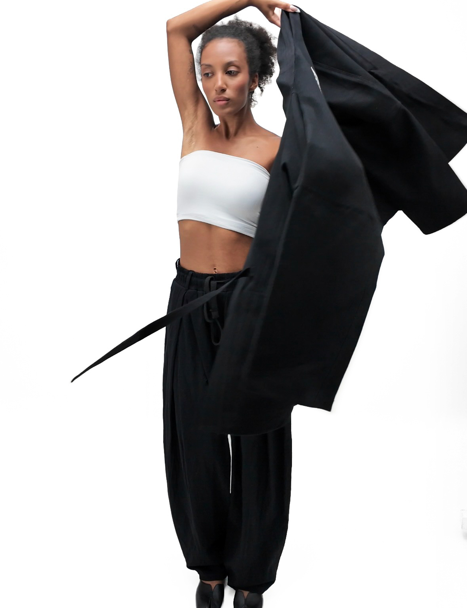 Картинка Джинси balloon fit із куліскою чорні