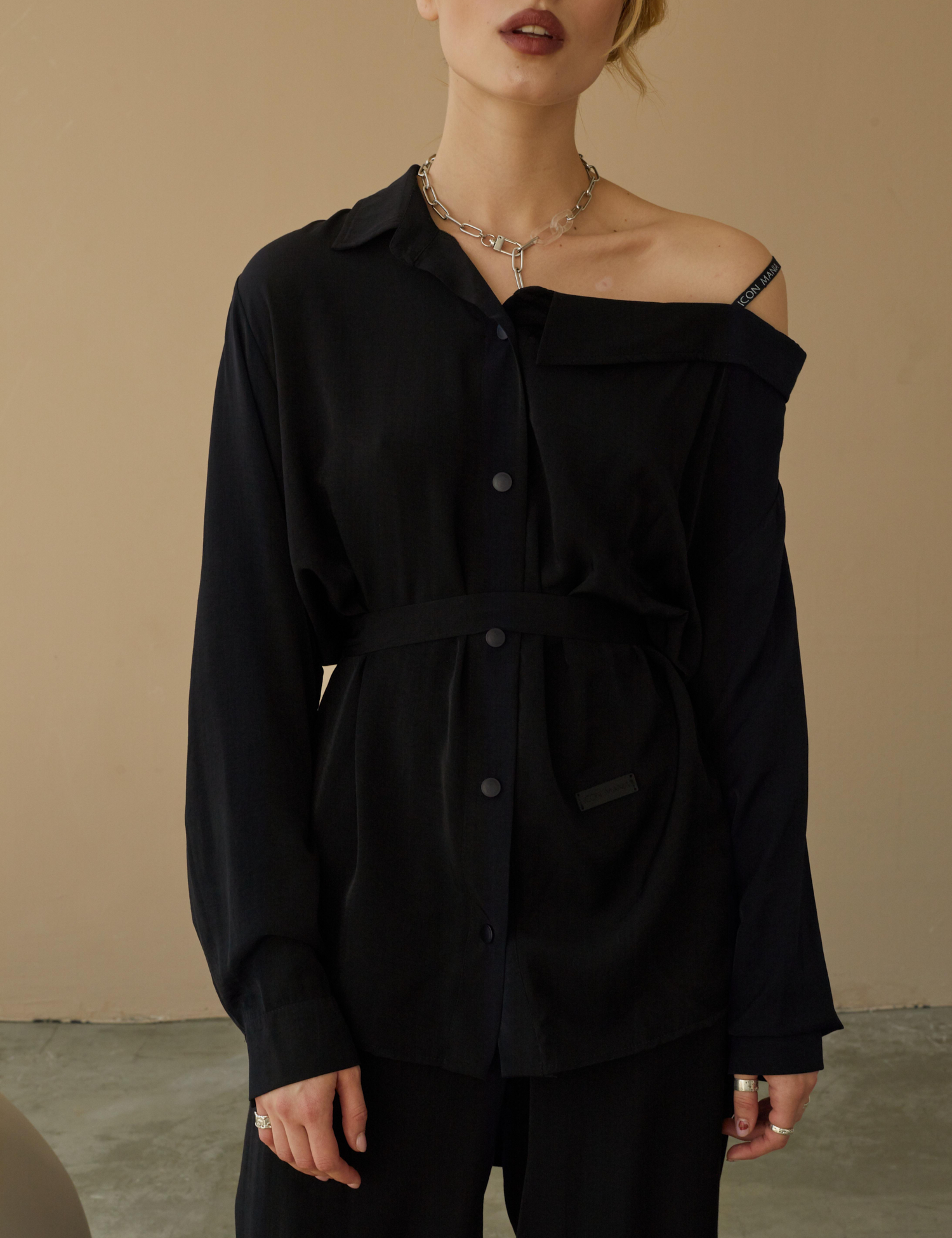 Картинка Сорочка oversize з поясом чорна