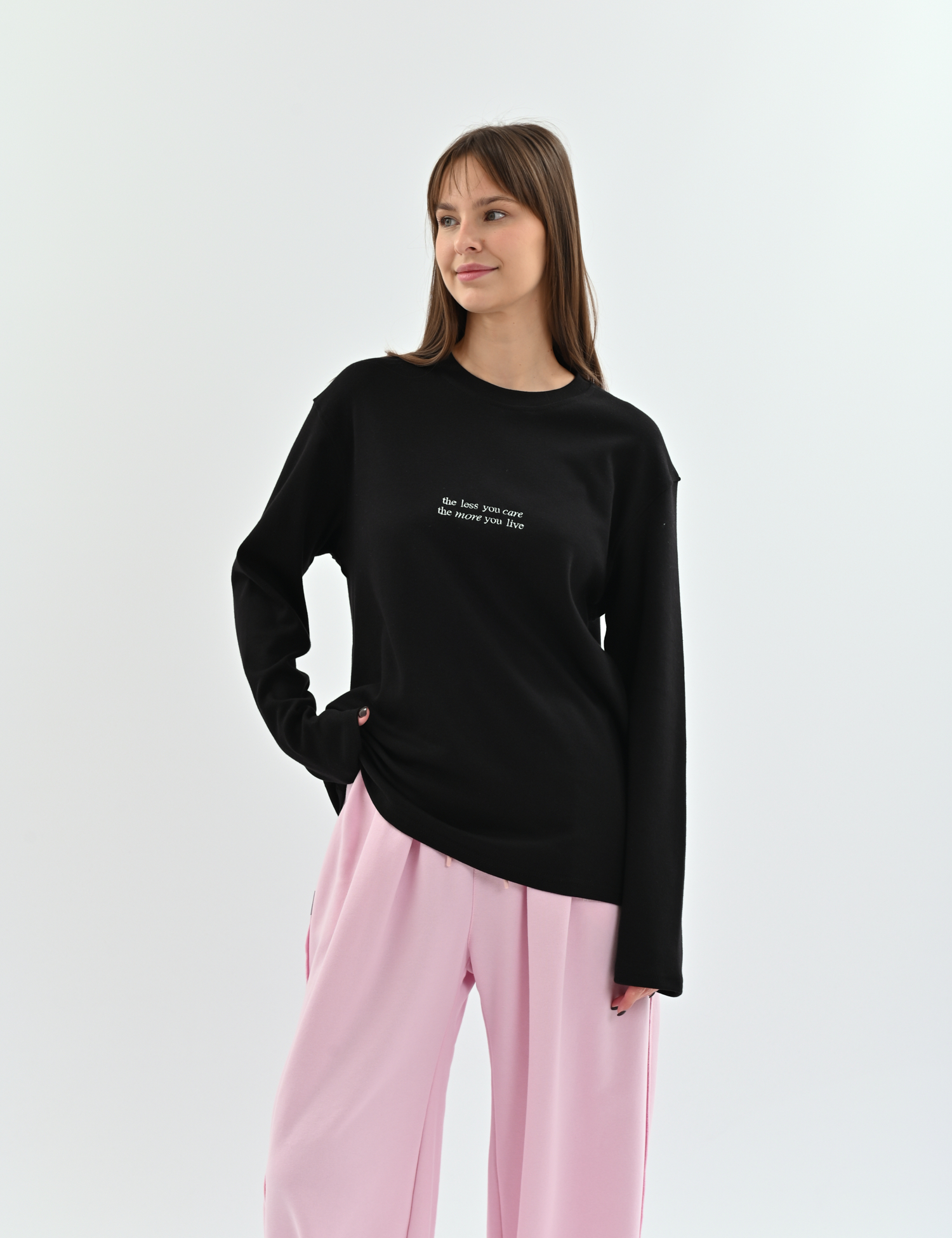Картинка Світшот oversize з вишивкою чорний
