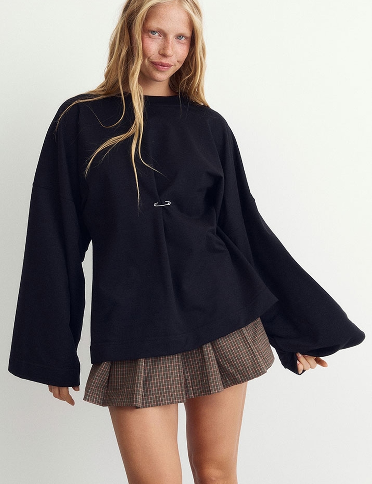 Картинка Чорний жіночий світшот вільного крою