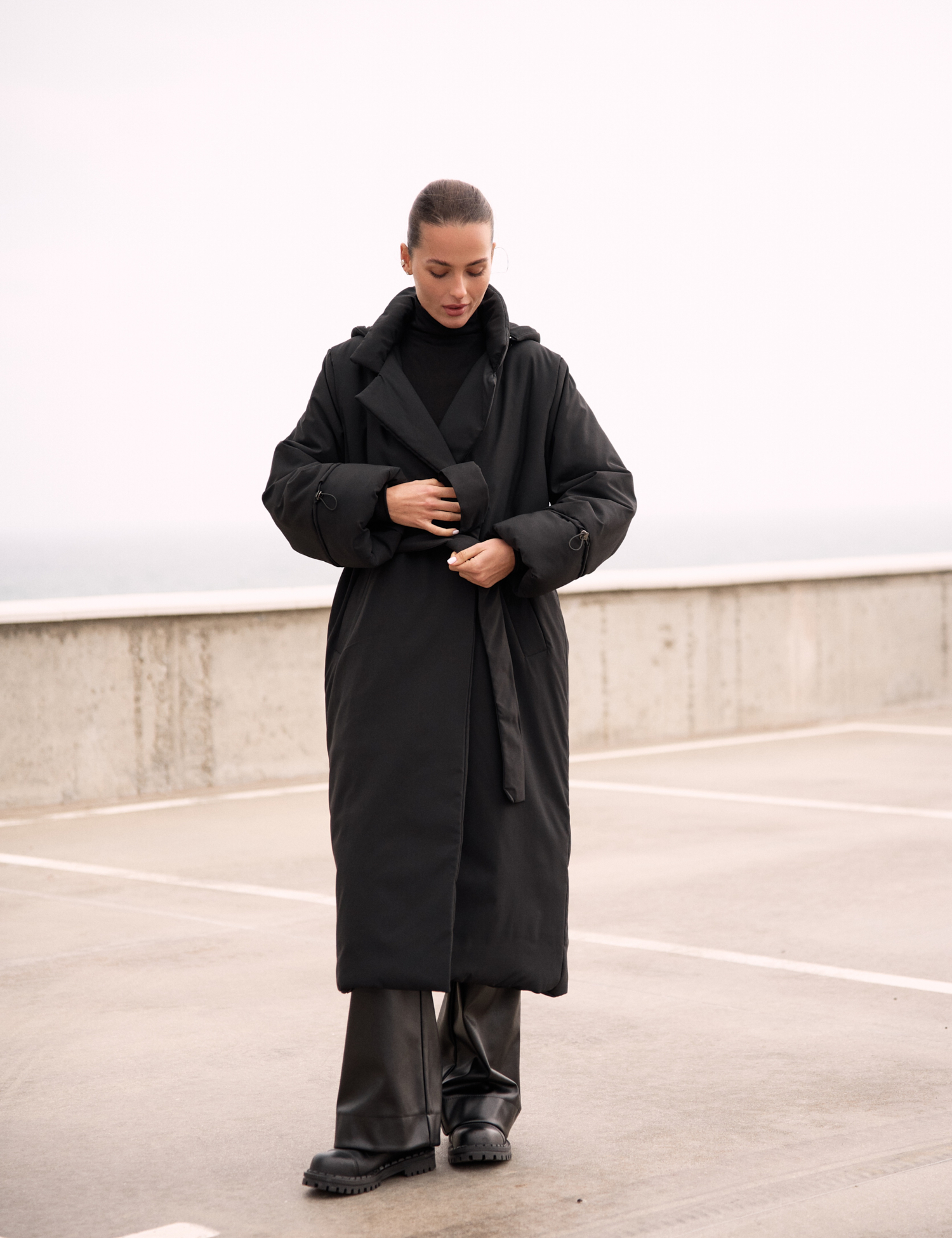 Картинка Пуховик-пальто oversize з поясом чорний
