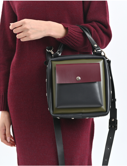 Картинка Сумка чорна з зеленою накладною кишенею