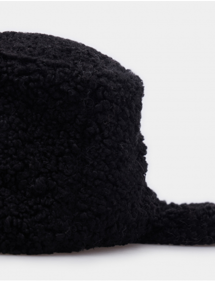 Картинка Чорна шапка