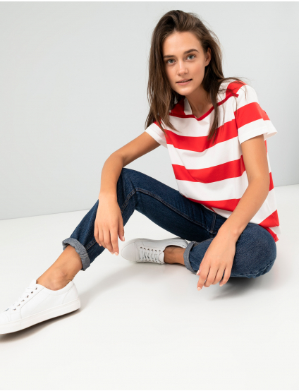 Картинка Жіноча футболка в смужку