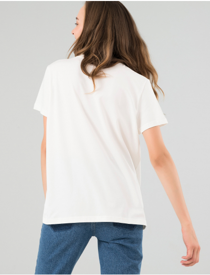 Картинка Жіноча біла футболка
