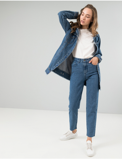 Картинка Жіноча біла футболка