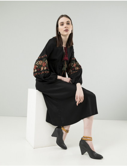 Image Чорна сукня-вишиванка