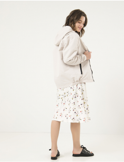 Картинка Жіноча бежева куртка з капюшоном