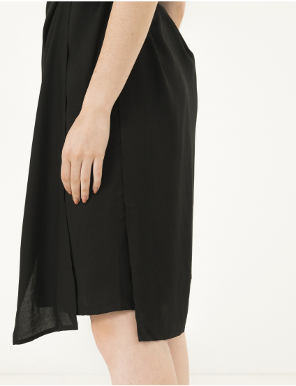 Картинка Чорна сукня з шлейфом