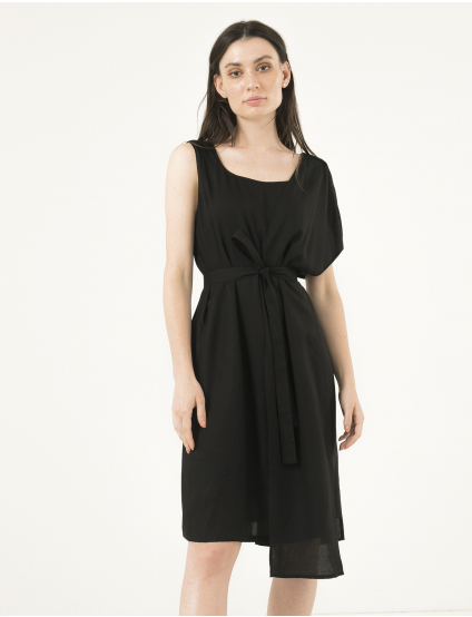 Картинка Чорна сукня з шлейфом