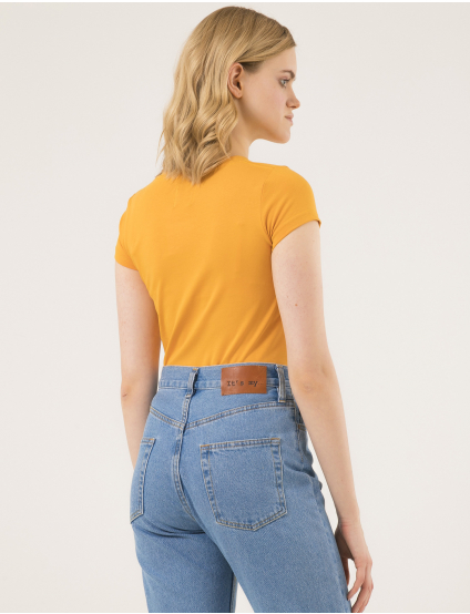 Картинка Жіноча футболка з принтом