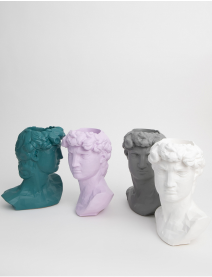 Картинка Рожева гіпсова скульптура