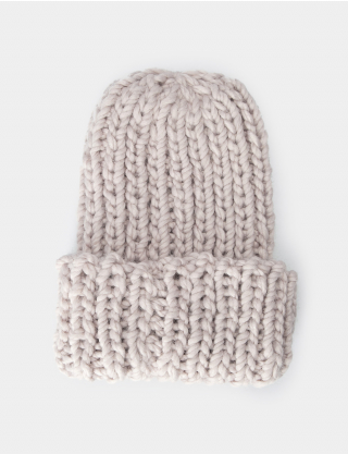 Картинка Жіноча світло-сіра в'язана шапка