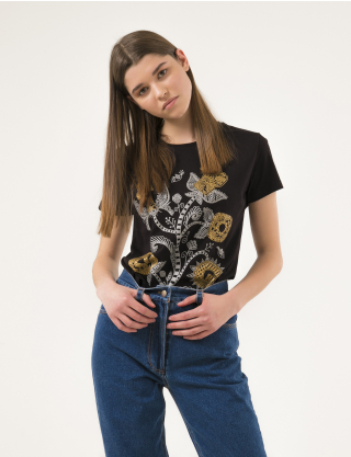 Картинка Футболка чорна з принтом