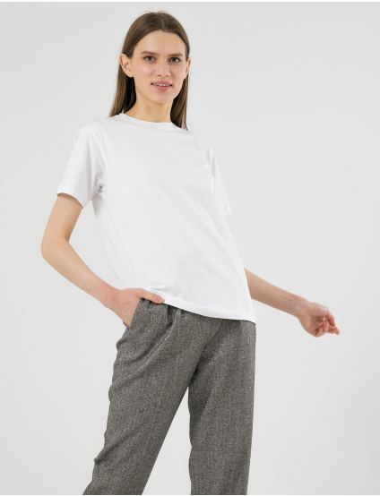 Картинка Жіноча біла футболка