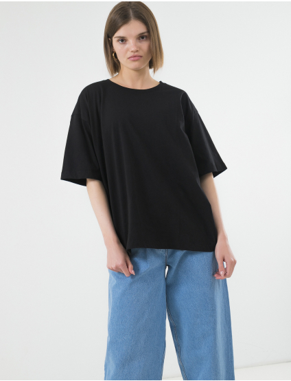 Картинка Жіноча чорна футболка