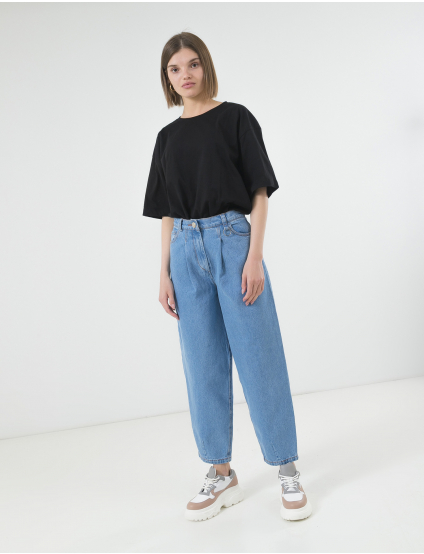 Картинка Жіноча чорна футболка