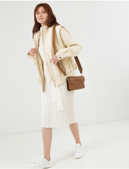 Картинка Біла сукня з поясом