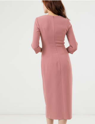 Картинка Рожева сукня з вирізом