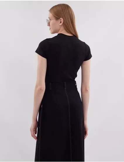 Картинка Футболка чорна укорочена