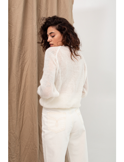 Картинка Білий светр