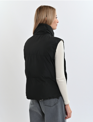 Картинка Двосторонній жилет молочно-чорний