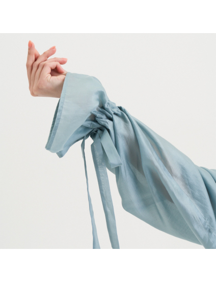 Картинка Блакитна блуза