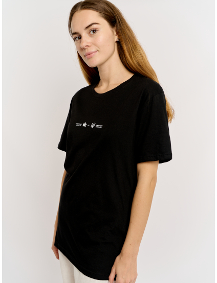 Картинка Чорна футболка з білим принтом