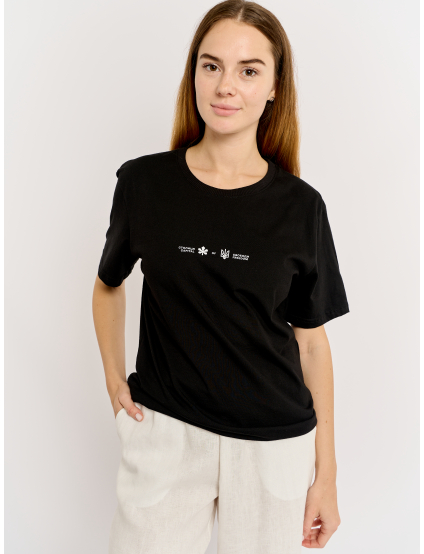 Картинка Чорна футболка з білим принтом